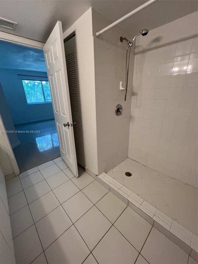 Building Photo - 15400 SW 284th St