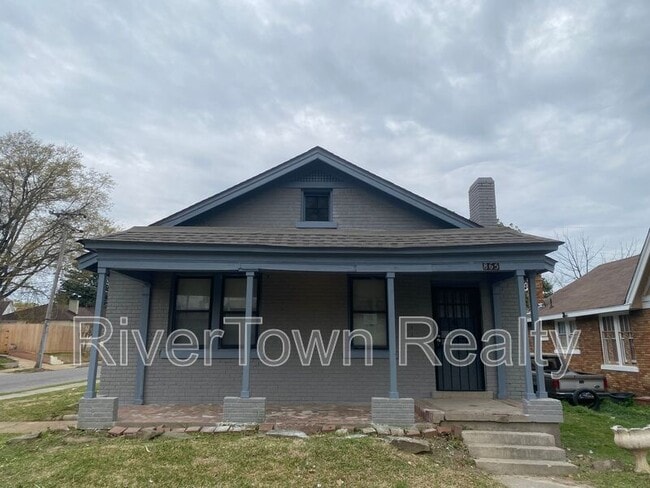 Primary Photo - 865 N Evergreen St