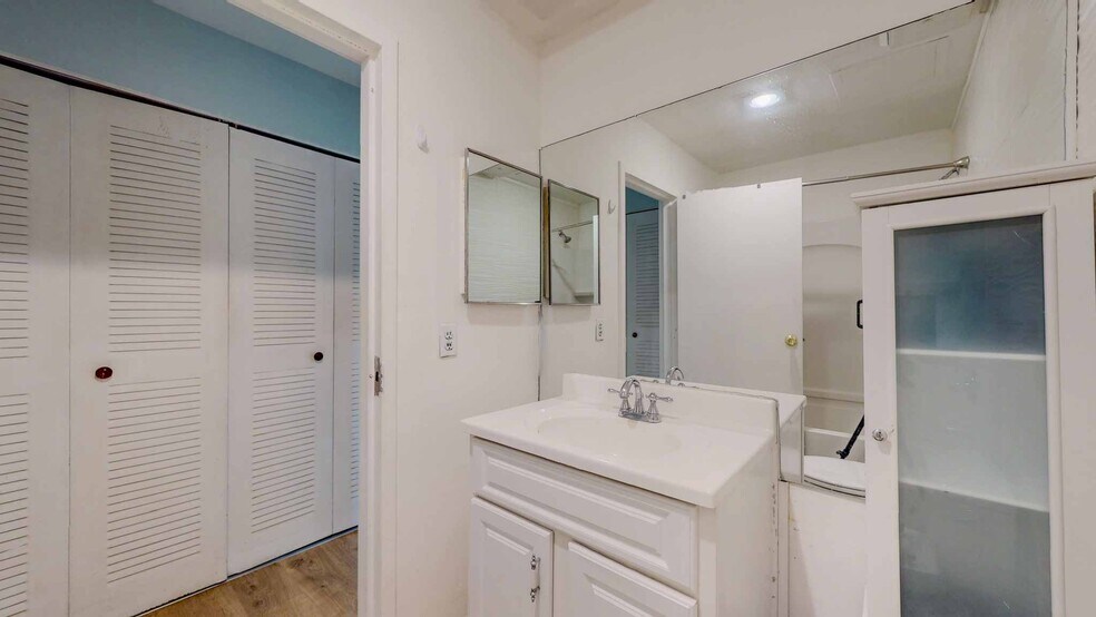 Building Photo - 94 Washington St