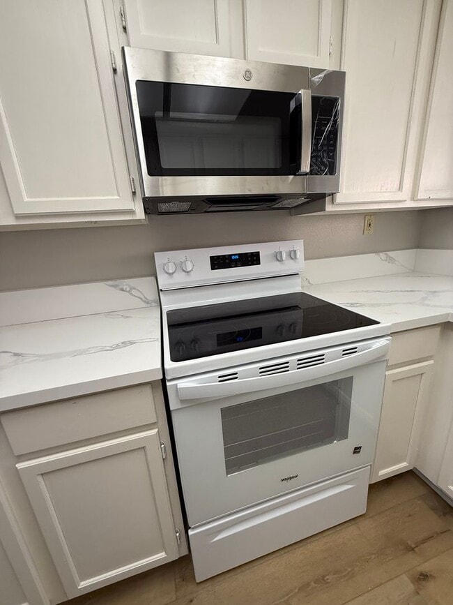 Building Photo - Jess Ranch- Brookhollow Condo, 55+ Communi...