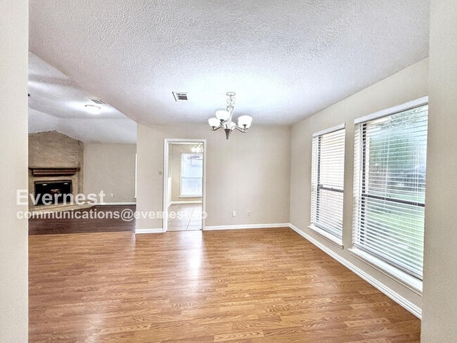 Building Photo - 15231 Cabots Landing Dr