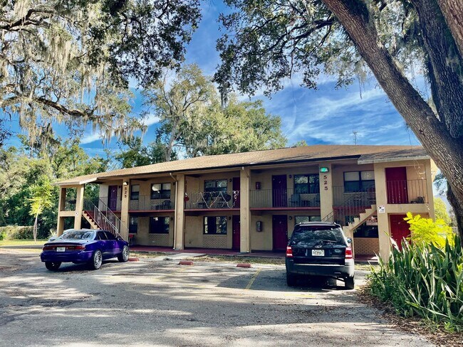 Building Photo - 525 N Morgan Ave