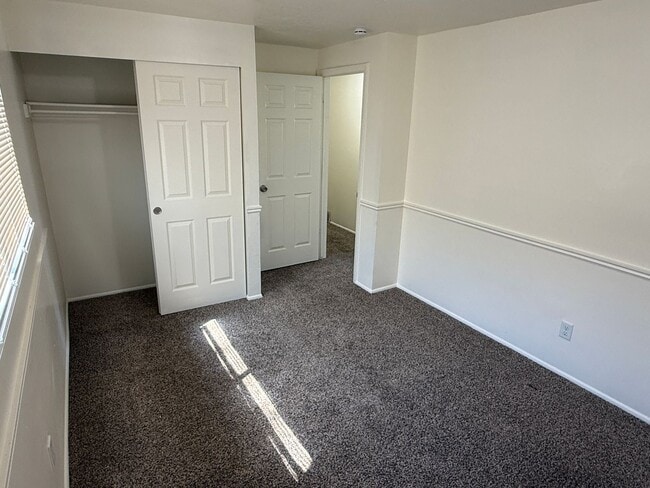 Building Photo - Beautiful five bedroom home