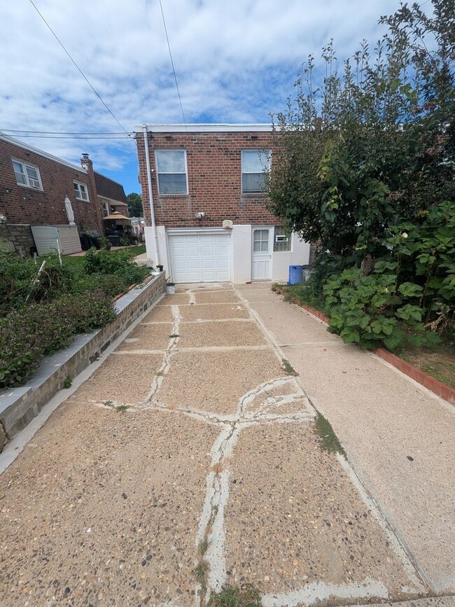 Building Photo - 8637 Agusta St