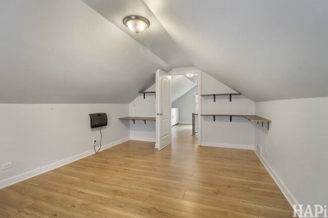 Building Photo - 115 N Hager Ave