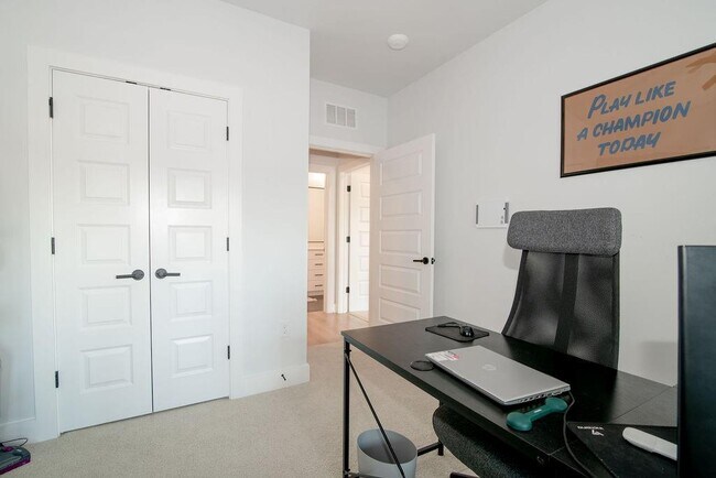 Building Photo - 3101 Govalle Ave