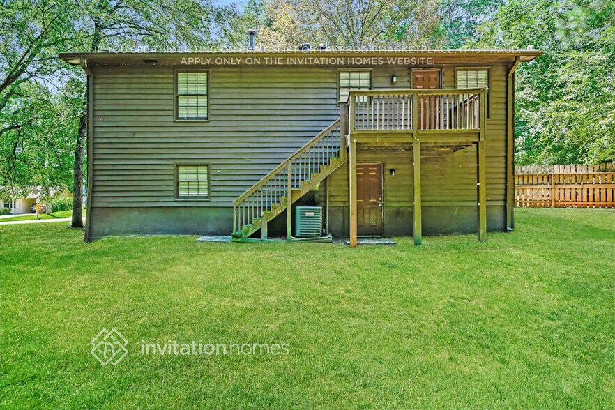 Building Photo - 1367 Classic Dr NE
