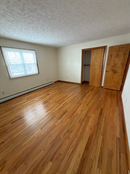 Building Photo - 12 Hilltop Ave