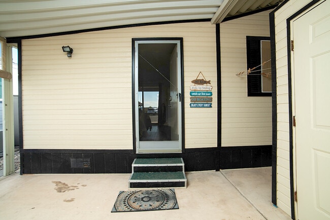 Building Photo - 555 Beachcomber Blvd