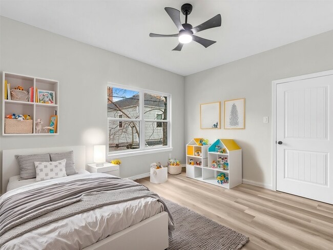 Building Photo - 1317 W Bell St