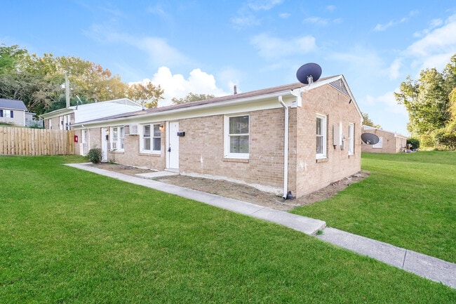 Building Photo - Greenwood Gardens