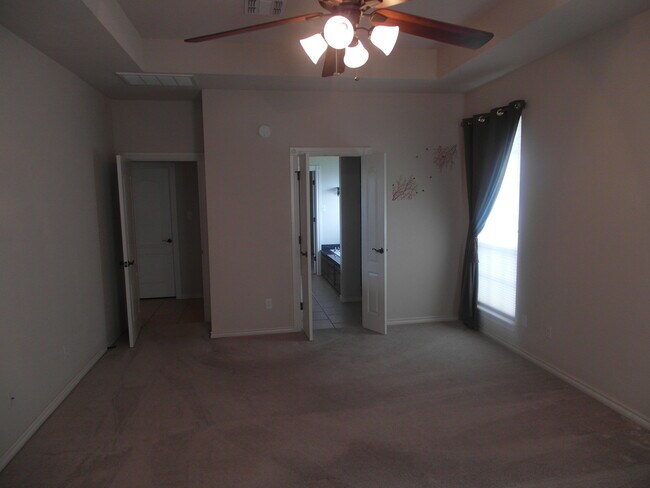 Building Photo - Beautiful Country Home in Cache, OK!!! NO ...