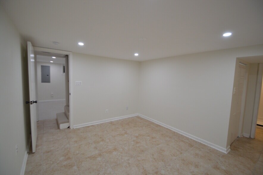 Building Photo - 4015 Roberts Rd