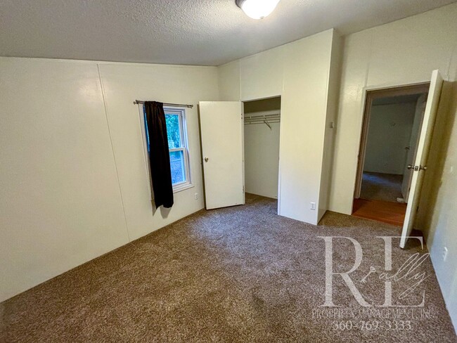 Building Photo - Spacious 3-Bedroom + Office Home with Larg...