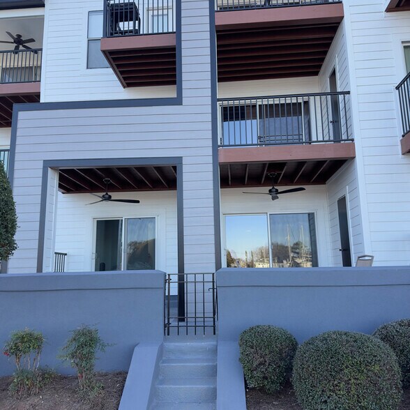 Building Photo - 18713 Vineyard Point Ln