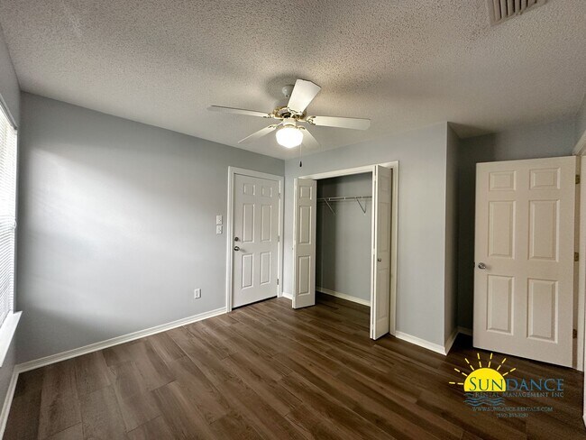 Building Photo - Wonderful 4 Bedroom Home in Fort Walton Beach