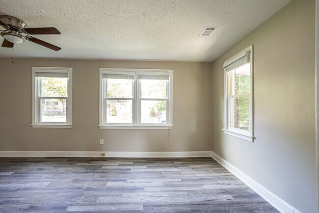 Building Photo - Welcome to this beautiful newly renovated ...