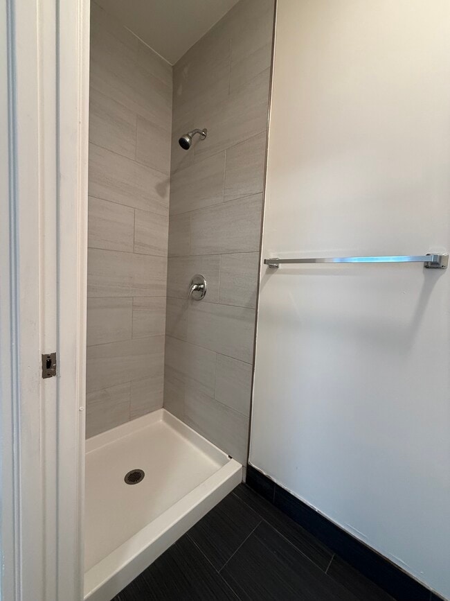 Building Photo - 696 Bush St