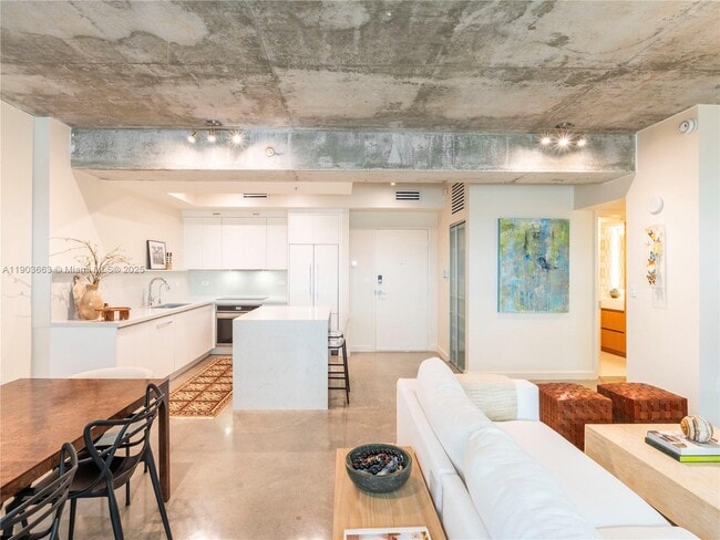 Building Photo - 3449 NE 1st Ave