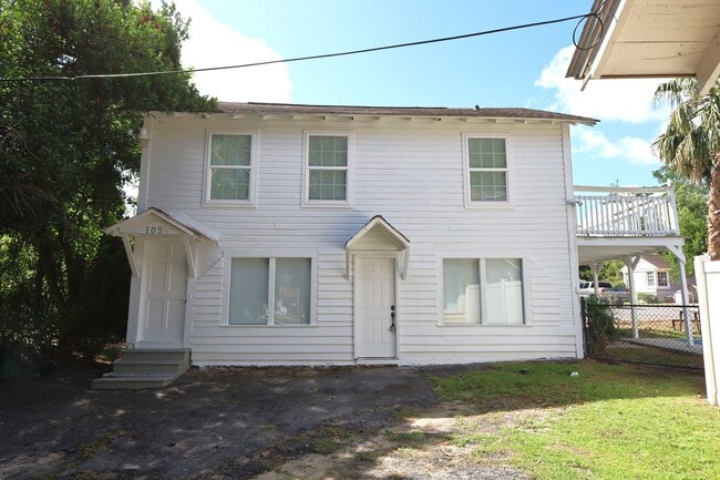 Primary Photo - 105 1/2 West Jane Street