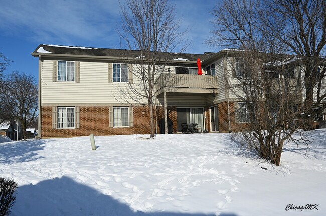 Building Photo - 1735 Chesapeake Ln