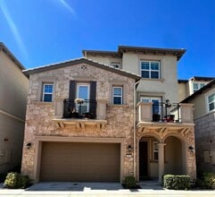 Building Photo - 3024 Sonsilla Ln