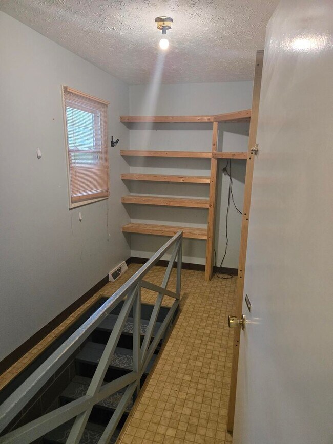 Building Photo - For Rent – 1304 Cobble Stone Court, Johnson City, TN