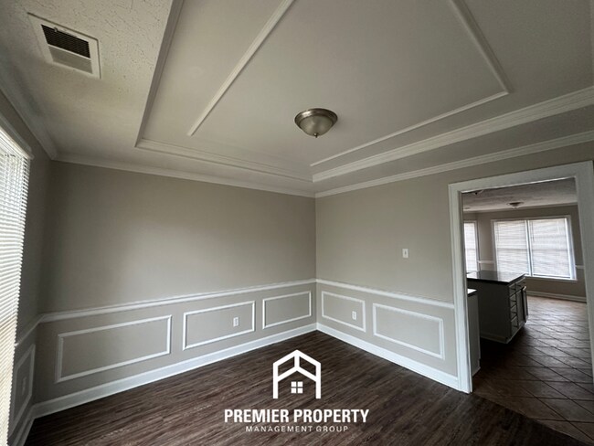 Building Photo - Stunning 4BR Cordova Home | Chef's Kitchen with Island, Formal Dining & Fireplace