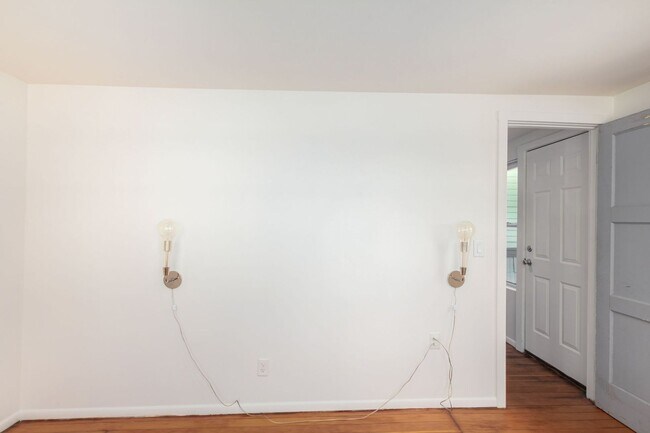 Building Photo - Gorgeous Loft near Roosevelt Row!