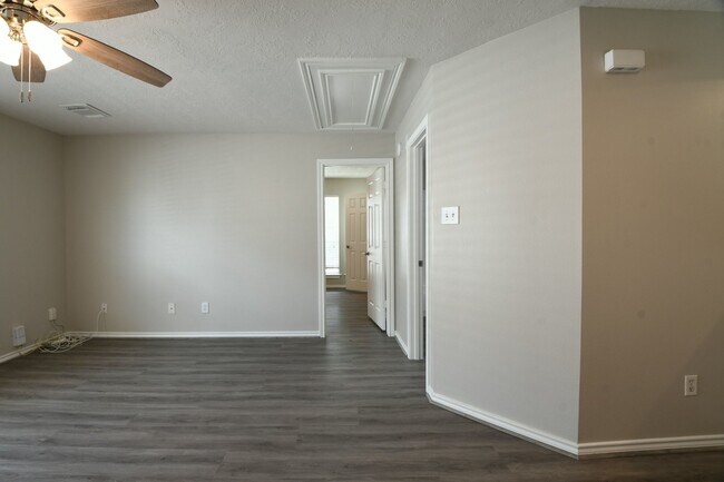 Building Photo - 20939 Jessica Rose Ln