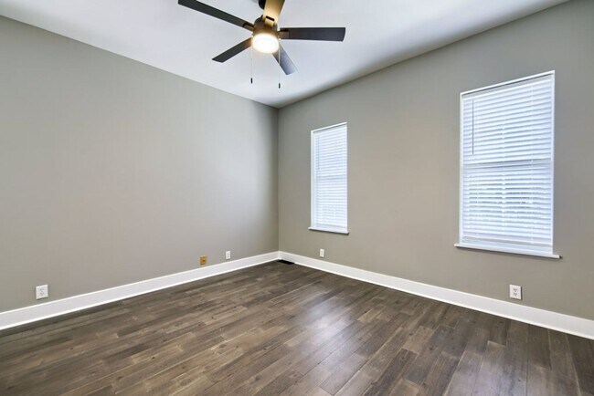 Building Photo - E Lincoln St 59-61 MLR