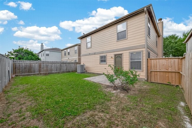 Building Photo - 2918 Latch Ln