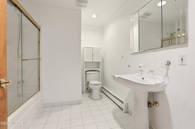 Building Photo - 601 Duchess Ct