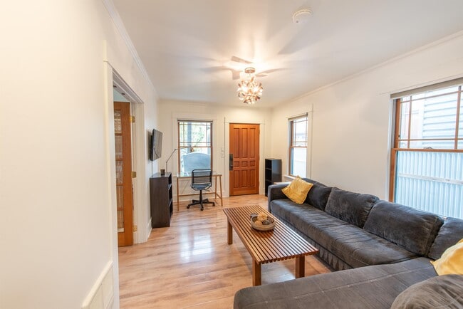 Building Photo - 1208 E Barclay Ct