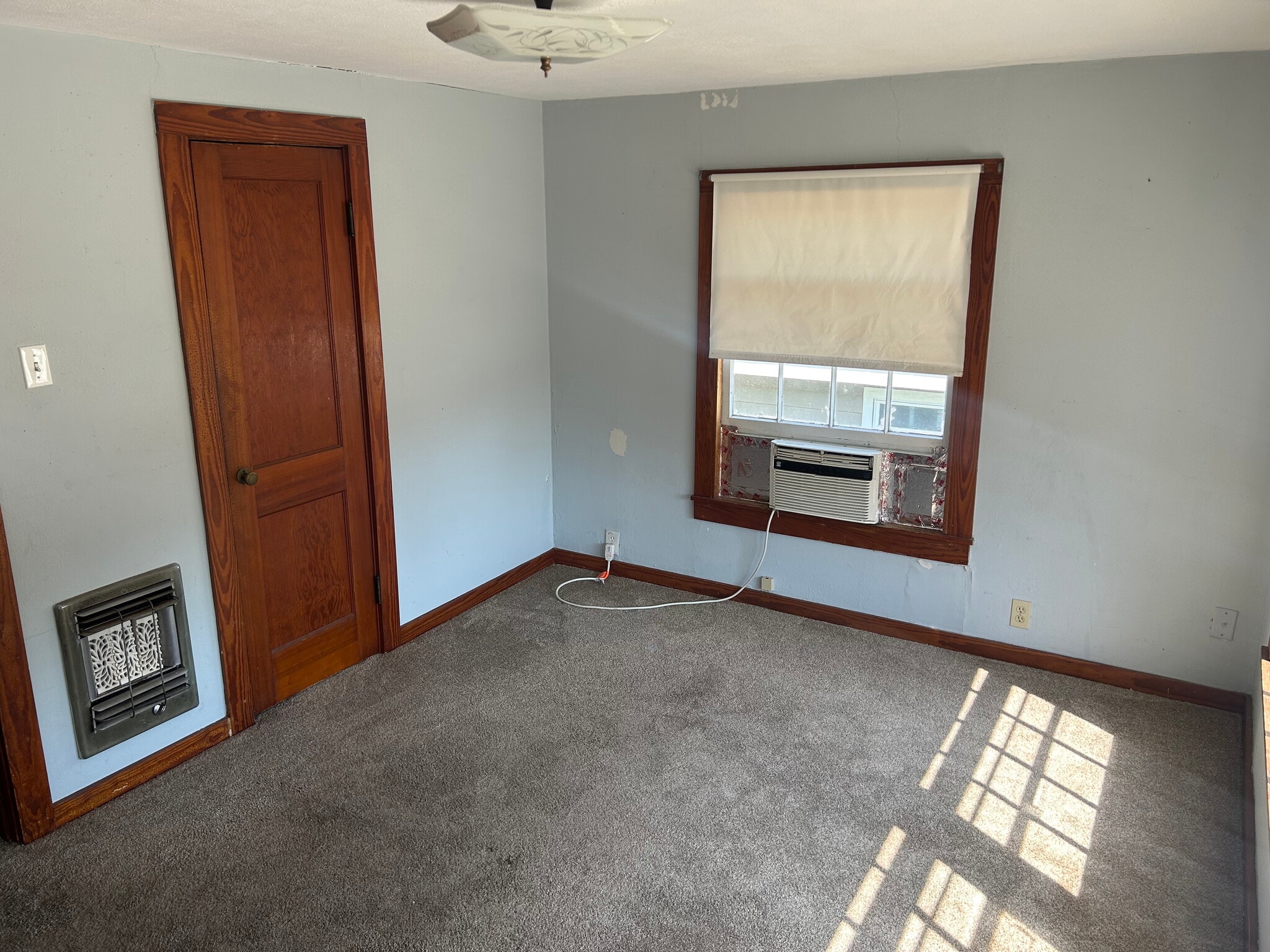 Front Bedroom view B. - 525 Church St