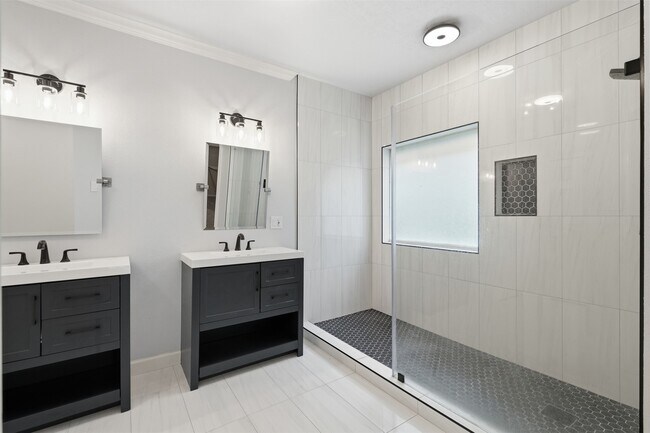 Building Photo - 22914 Breton Point Dr