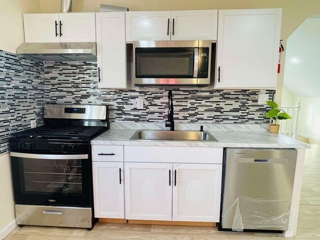 Building Photo - 2621 Edwin St