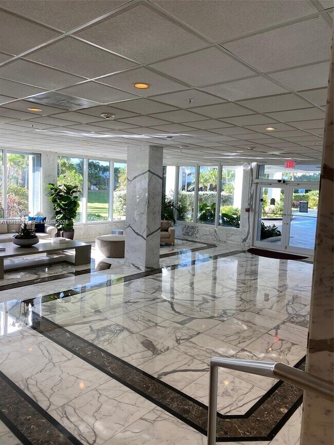 Building Photo - 177 Ocean Ln Dr