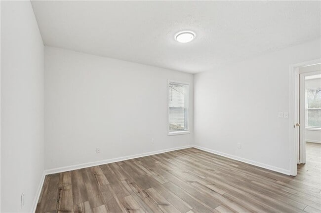 Building Photo - 240 Plantation Glen Ct