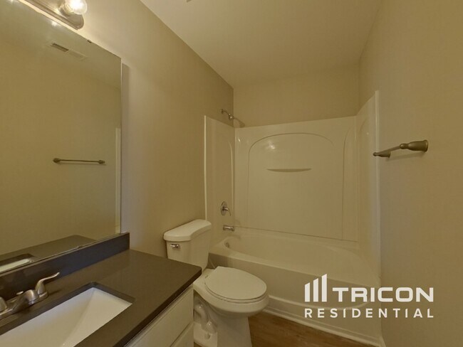 Building Photo - 4514 New House Dr