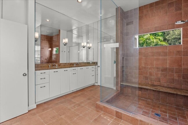 Building Photo - Private Hillside Retreat with Expansive Yard, Chef’s Kitchen, and Spa-Like Primary Suite