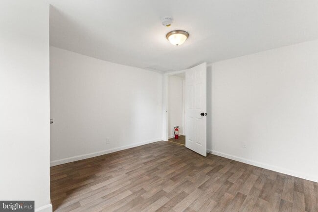 Building Photo - 211 Broad St