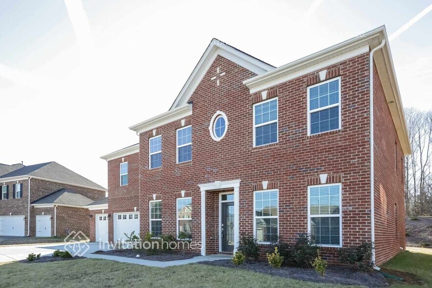 Building Photo - 11350 Cedarvale Farm Pkwy