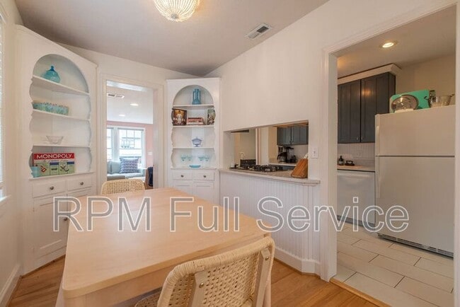 Building Photo - 2602 Acklen Ave