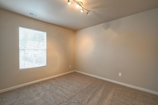 Building Photo - 3Bd/2.5Ba Snoqualmie Home