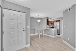 Building Photo - 2851 N Oakland Forest Dr
