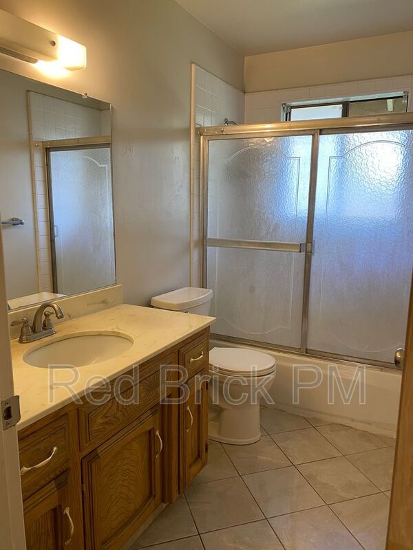 Building Photo - 2998 Sequoia Dr