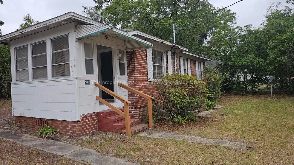 Building Photo - 912 Saratoga Blvd