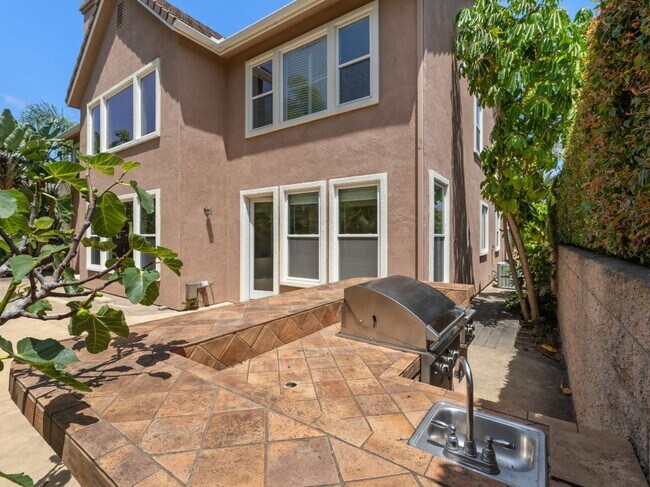 Building Photo - 5250 Coleridge Ct
