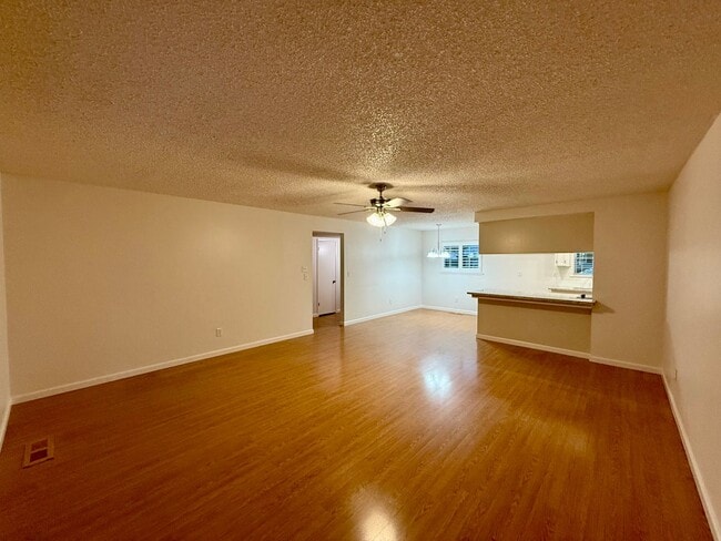 Building Photo - Conveniently located single story home!